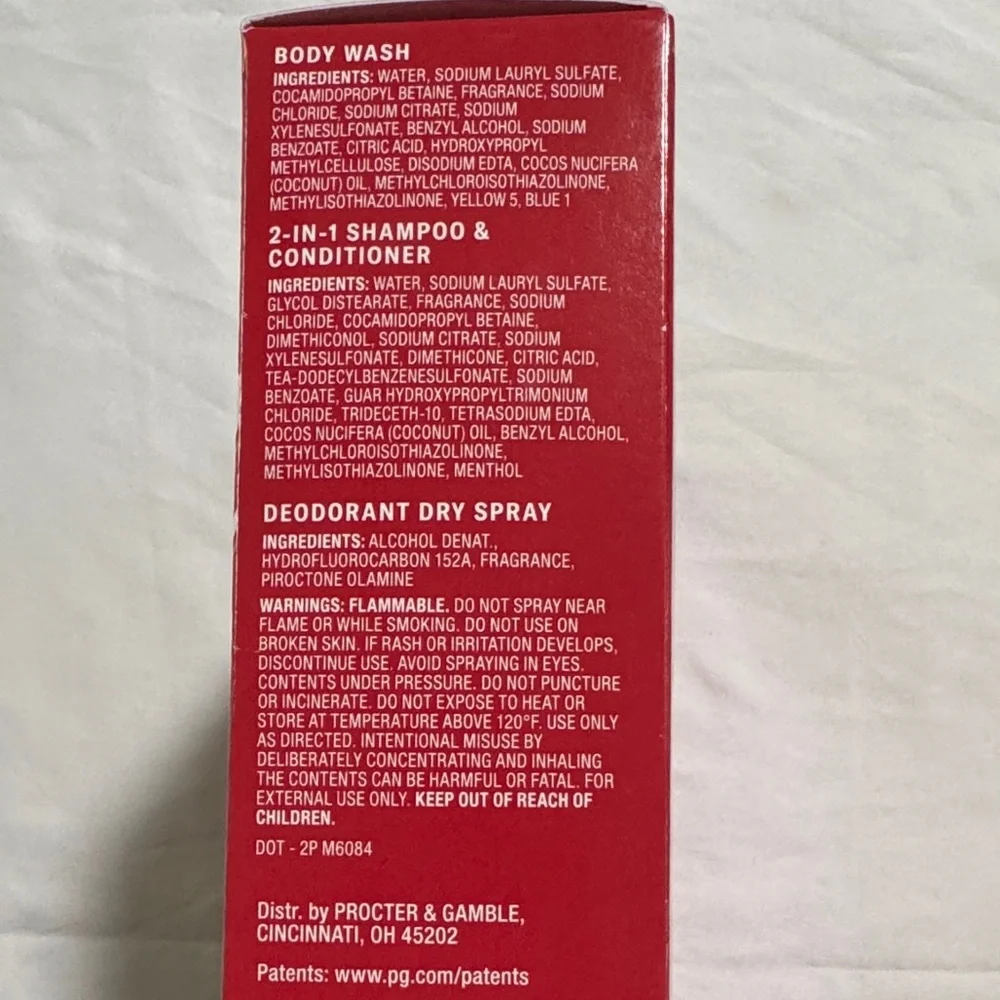 Old Spice Fiji Merry Freshmas Set Body Wash Shampoo/Conditioner, Deodorant Spray